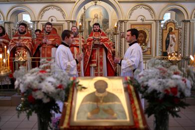 Торжественное богослужение в Троицкой церкви в день памяти свмч. Георгия Извекова 27 ноября 2008 г.
